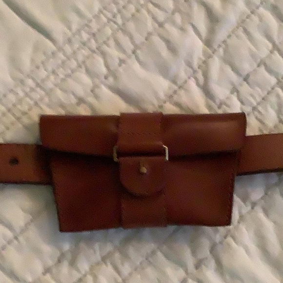 Leather belt with card pouch - Picture 4 of 5